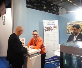 Lorenzo Fiorentin of the magazine 'Il Pesce' visits the stand